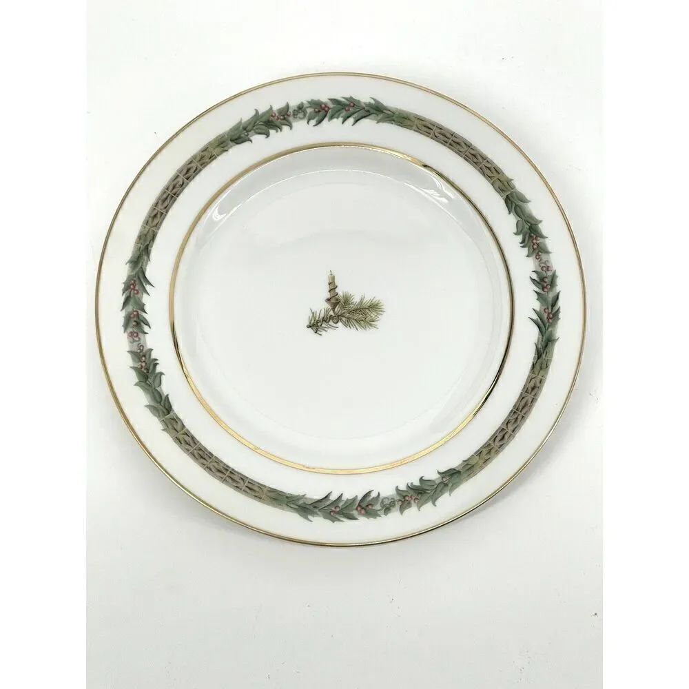 Department 56 Christmas Classic Dickens Salad Dessert Side Plate 8”